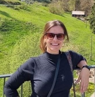 Dra. Franciele Zanandrea